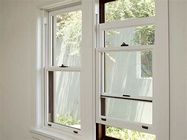 Η άσπρη σκονών επιστρώματος αλουμινίου ζωνών τριπλή βερνικωμένη ζώνη διάρκειας και ασφάλειας παραθύρων ισχυρή κρέμασε τα παράθυρα