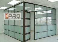 Προσαρμοσμένα γυάλινα τετράγωνα τοίχοι σύγχρονα διαχωριστικά γραφείων 2,0 mm Σύστημα γυάλινου τοίχου